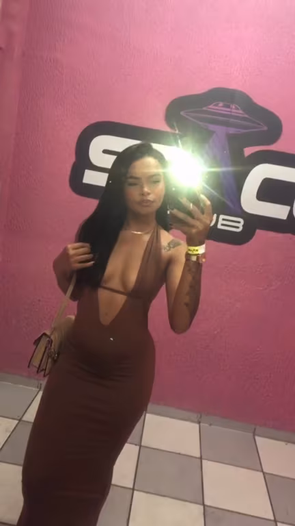 Ayla moreninha, uma companhia agradável e carinhosa Massagem tântrica em