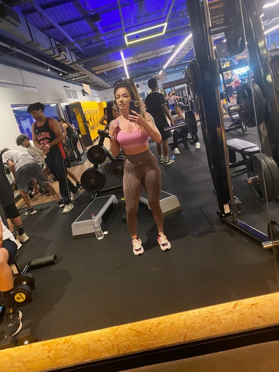Helena Massoterapeuta Sensual e Relaxante Massagem sensual