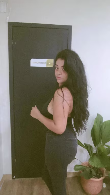 Bruna | Vivência Tântrica • Sensitiva • Relaxante