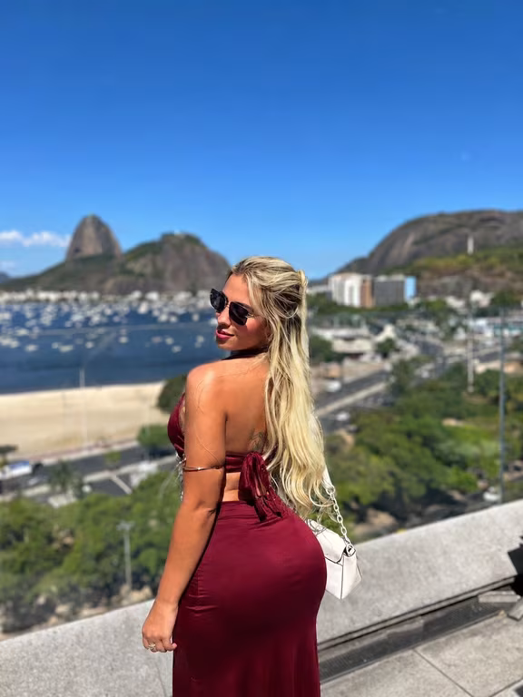 Mia Especialista em massagem relaxante, Nuru e tântrica Massagem nuru
