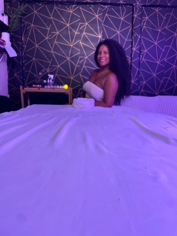 Leona, Relaxamento e Terapia corporal. Massagens integrativa Massagem sensual