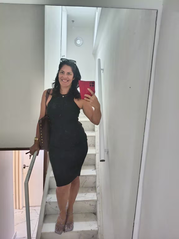 Olá, sou Vevê e trabalho com vários tipos de massagens. Massagem