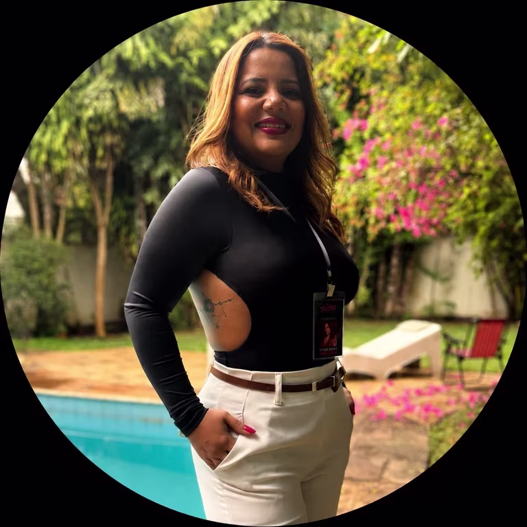 Sarah Narah Tântrica, Nuru, Dominação e Depilação masculina Massagista em