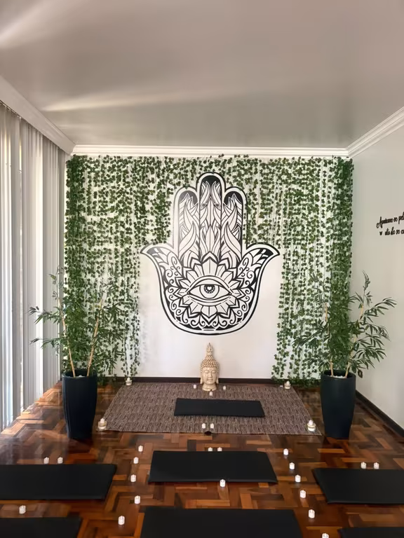 Terapeuta Manu Maia • Studio Tantra | Londrina PR Massagem em