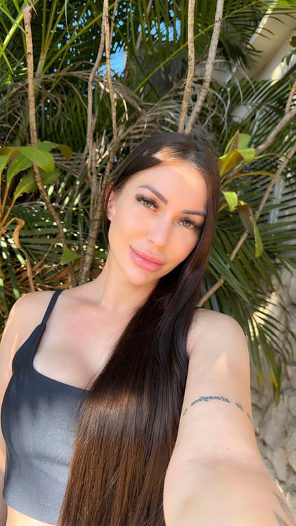 Emanuelle, massagem sensual e profissional.