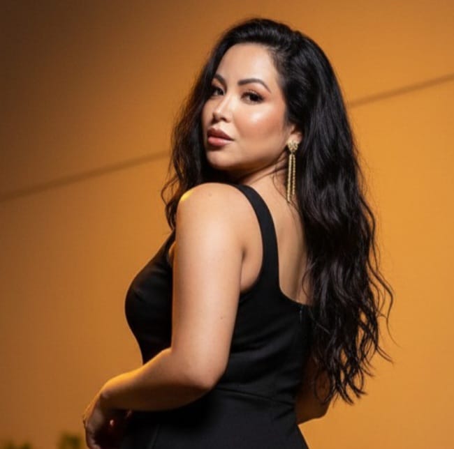 Japonesa massagista Sayuri, descubra o poder do toque!