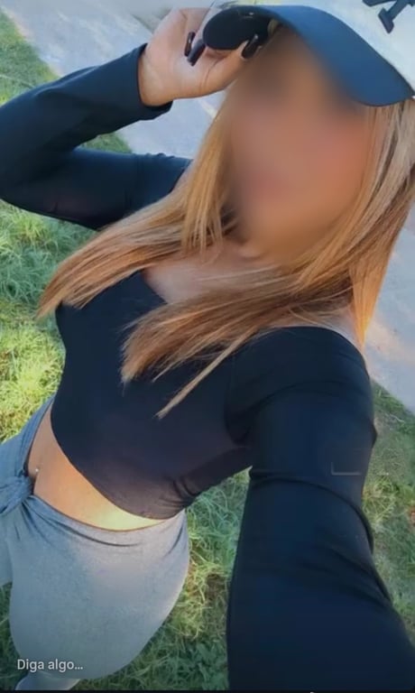 terapeuta Sabrine Petit uma loirinha muito carinhosa Sabrine Petit uma loirinha muito carinhosa
