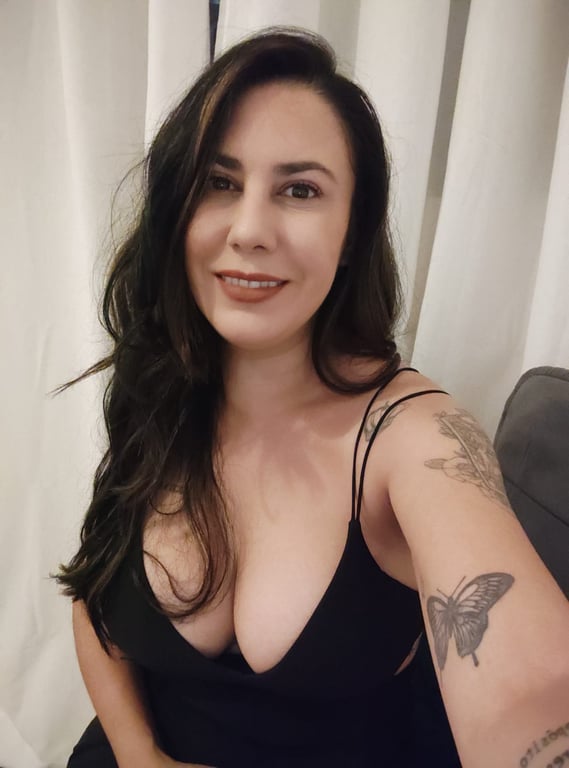 Edy Terça da surpresinha ! Ganhe um brinde delicioso Massagem nuru em