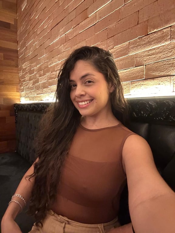 Ágata Fernandes - Massoterapeuta Nuru e orgástica.