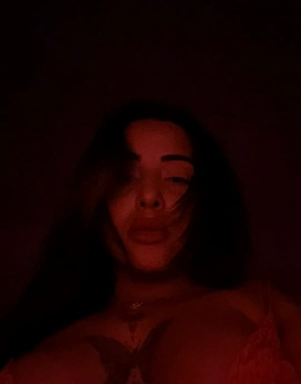 Jasmym Oliveira Sinta minhas mãos e esqueça o mundo…