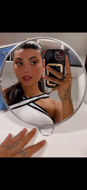 Luisa Especialista em Nuru (Massoterapeuta Profissional) Massagem