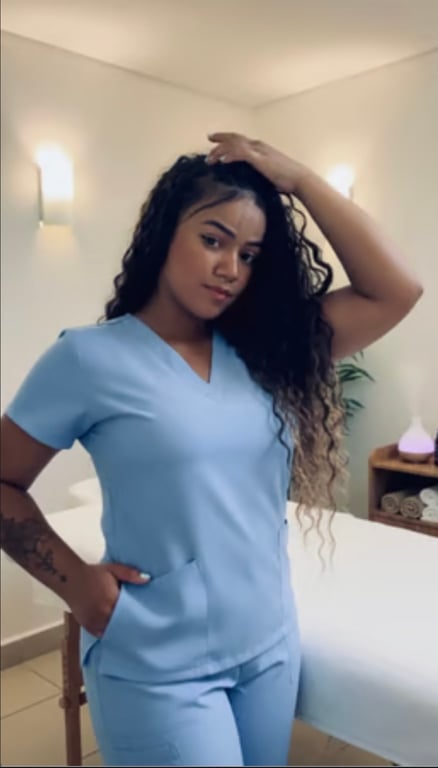 Massoterapeuta Flávia Silva 