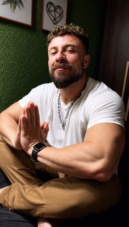 Dan Severo Dhīra Terapeuta Ritualístico Massagem