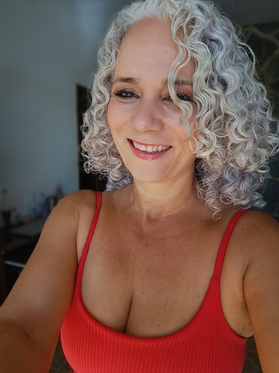 terapeuta Toque de Shakti Massagens terapêuticas, relaxantes e bem-estar Toque de Shakti Massagens terapêuticas, relaxantes e bem-estar