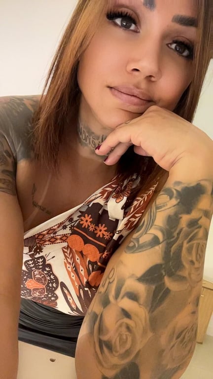 CAROL MASSOTERAPEUTA Alivio imediato para corpo e mente Massagem em