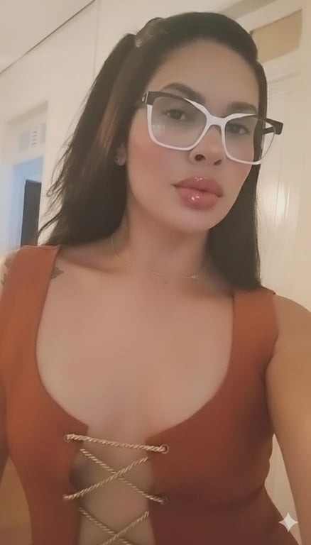 terapeuta Carol Rodrigues O toque que você deseja sentir, o prazer de ser quem é Carol Rodrigues O toque que você deseja sentir, o prazer de ser quem é