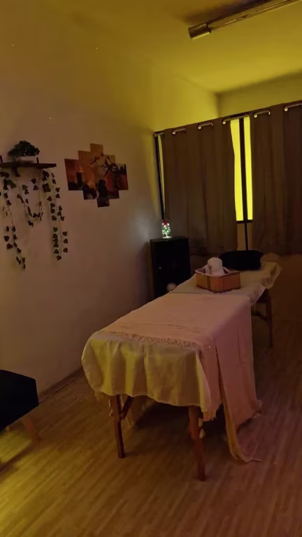 WELLINGTON, MASSAGEM TÂNTRICA, Relaxamento e Prazer. N atendo homens Massagem nuru