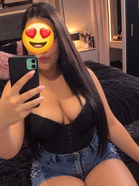 Larissa / Especialista Em Massagem E sensualidade