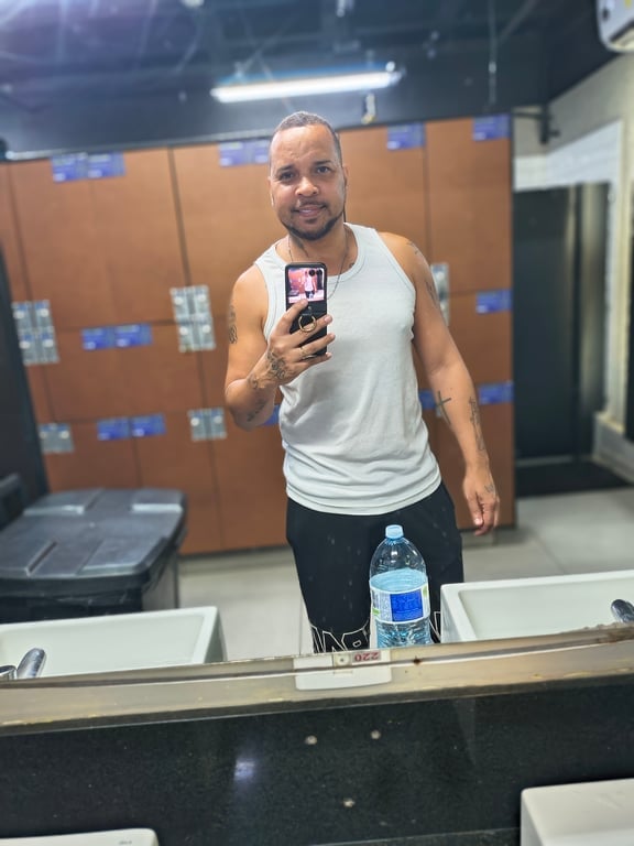 Ailton Massagista Masculino Massagem nuru em