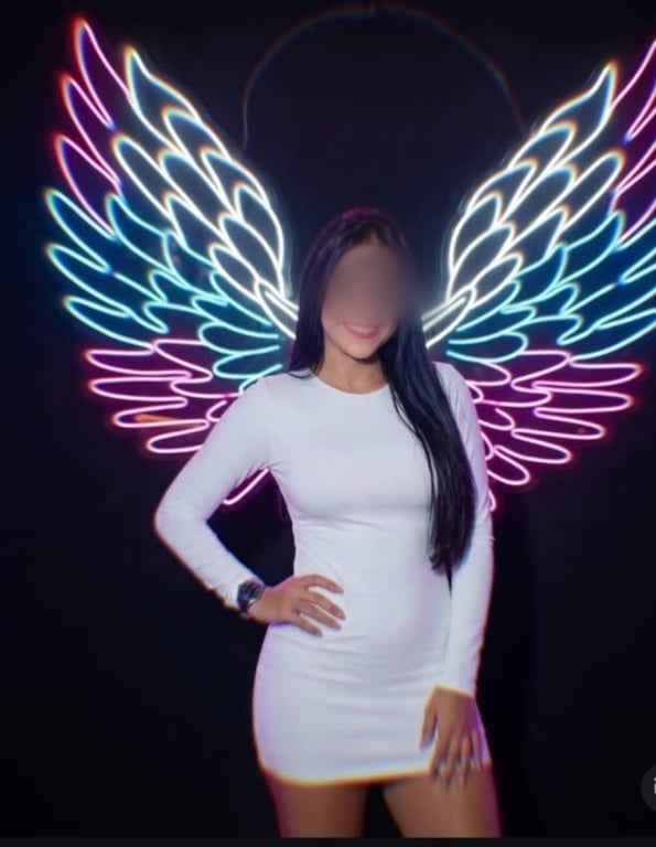 Sou Ruby Terapeuta especializada em massagem terapêutica e sensual.