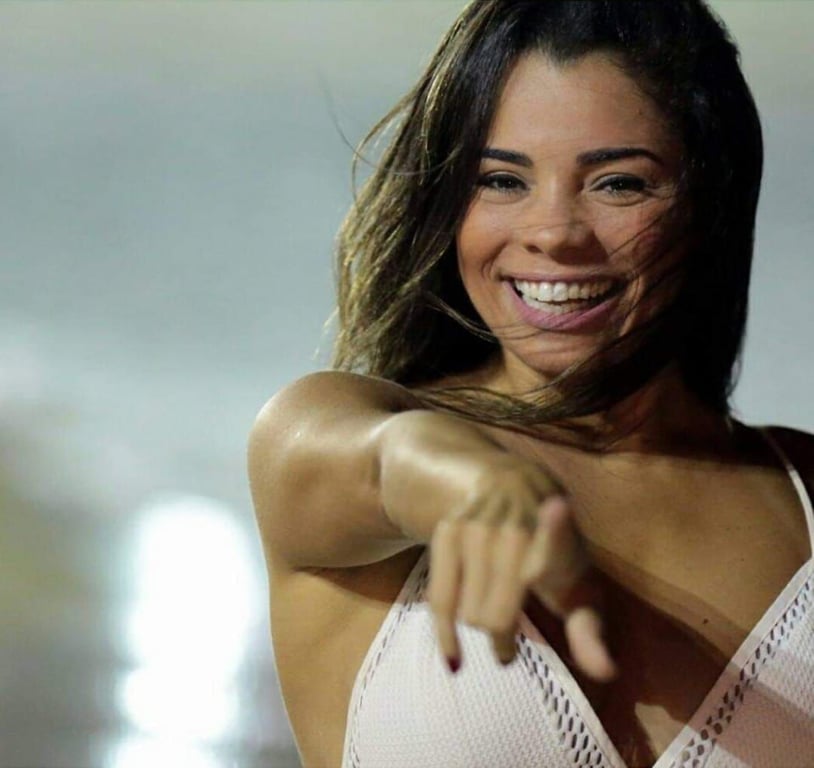 DRI LINARES A TERAPEUTA TÂNTRICA MAIS FAMOSA DO RJ