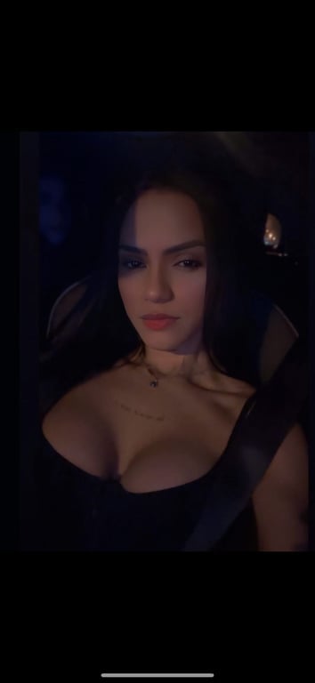 May Oliver Massagem tântrica