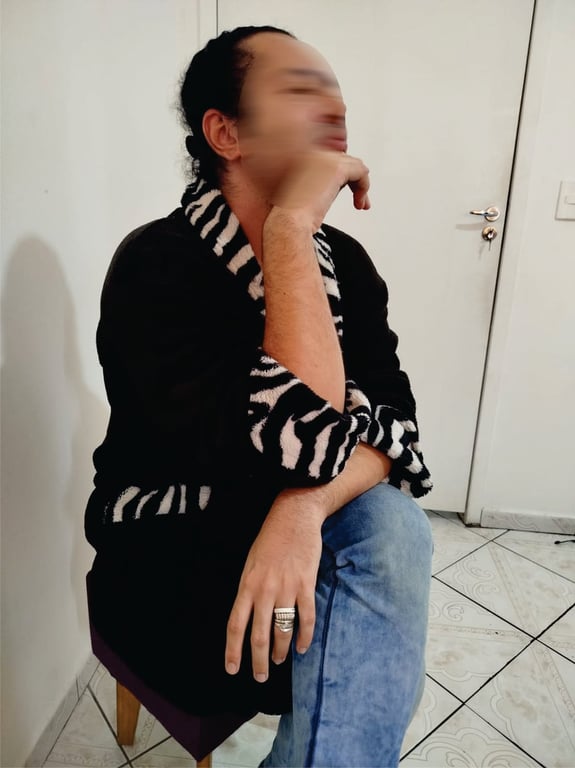 LOUIS... MASSAGEM RELAXANTE, TANTRICA E DEPILAÇÃO