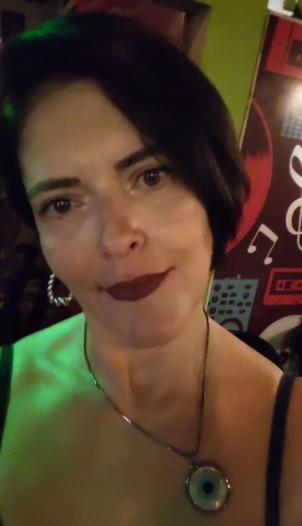 SAMIRA TERAPEUTA INTEGRATIVA Massagem tântrica