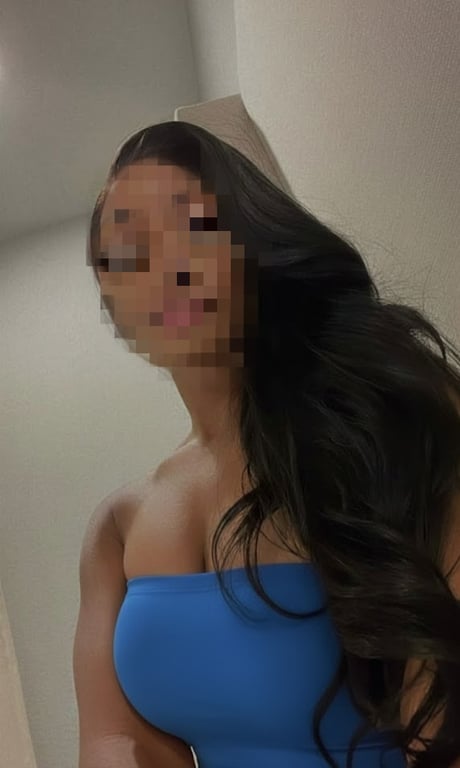 Li Menezes- Terapeuta tântrica e massoterapeuta 