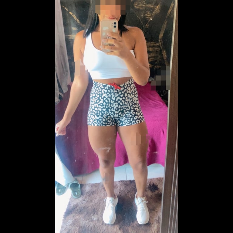 Olívia Mendes Venha se deliciar com uma massagem sensual