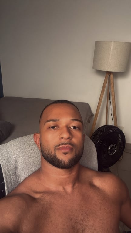 Jonatan - Massagem Terapêutica Massagem Jonatan - Massagem Terapêutica Massagem