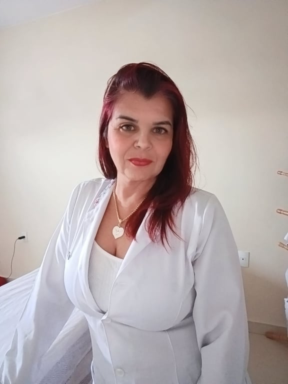 Valeriah Terapeuta Corporal massagem relaxante Massagem sensual