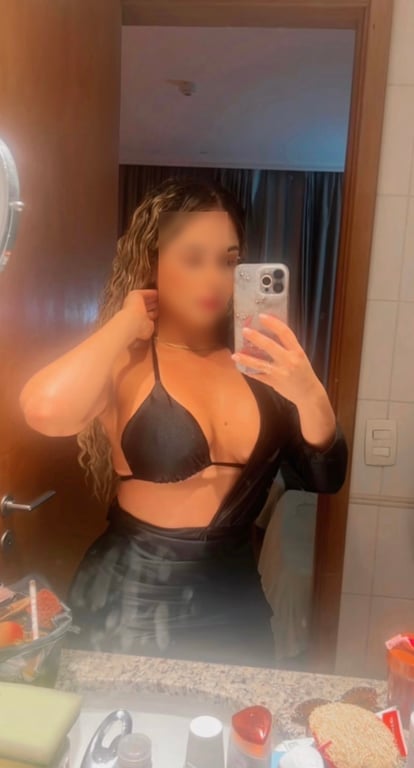 Clara Castelli – Massagens Tântricas, Relaxantes, Ventosa e Nuru Massagista