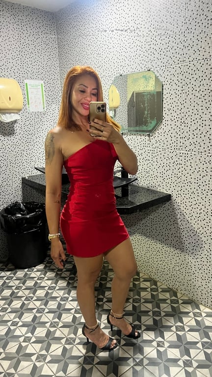 Vívian - Massoterapeuta tântrica/ Nuru prostática 