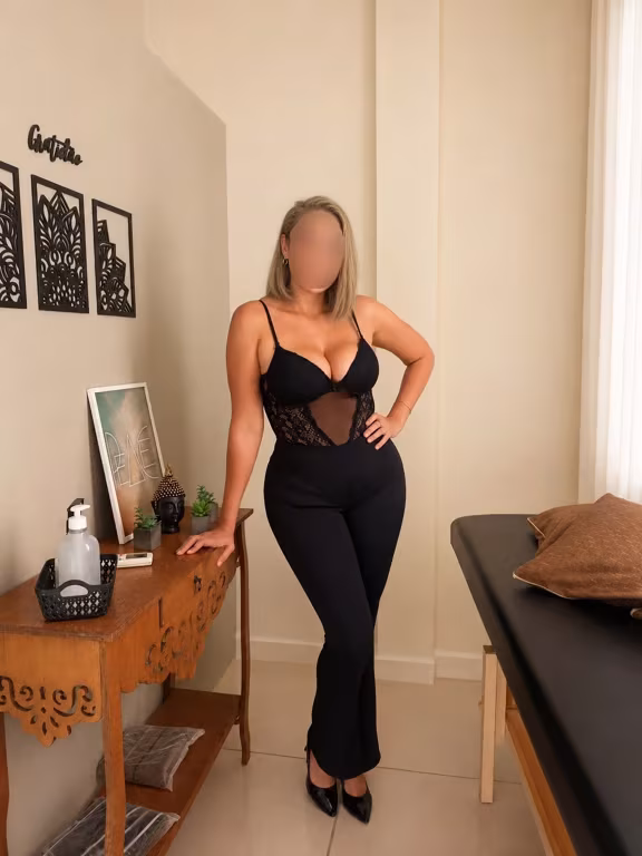Dandara Fernandes muito além da massagem uma experiência... Massagem tântrica em