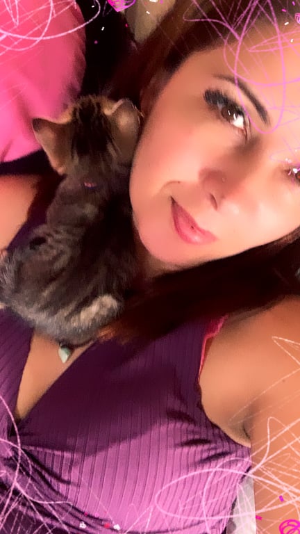 Karina Luiz - Massoterapeuta Holísticas Promovendo o Relaxamento 