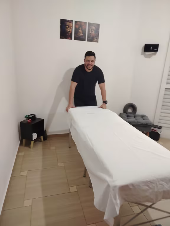O Massagista Tântrico, desperte os seus sentidos Massagem em