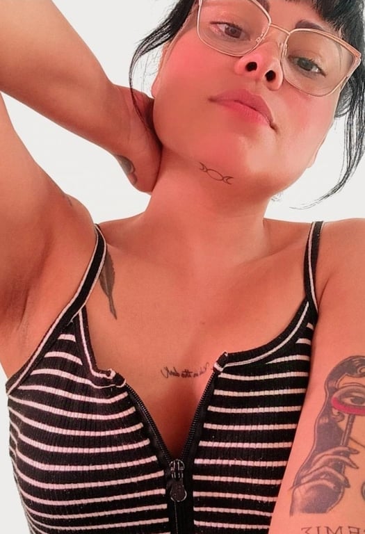 Existe maior prazer que o toque corpo a corpo? 