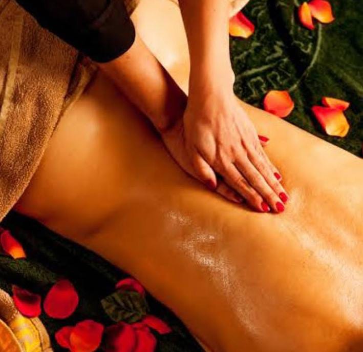 Letícia Massoterapeuta - Massagem Tântrica e Nuru Massagem sensual em