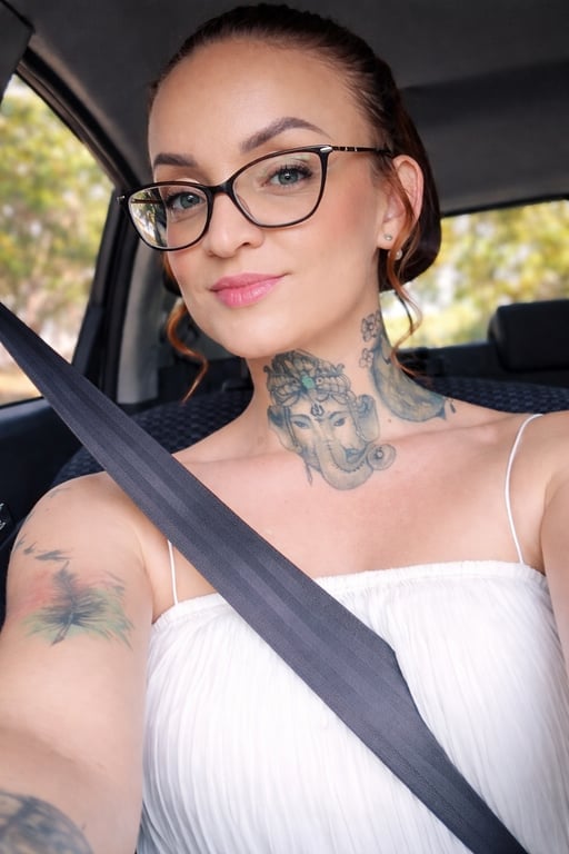 Camily bertoni massagista especialista em massagem sensual