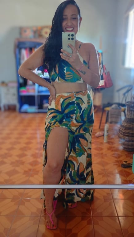 Jasmin, mãos de fada ,entre o toque e o desejo o tempo para.