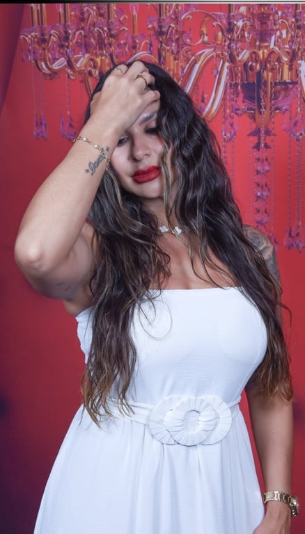 Daiane Permita se desfrutar de um momento só seu Massagem sensual