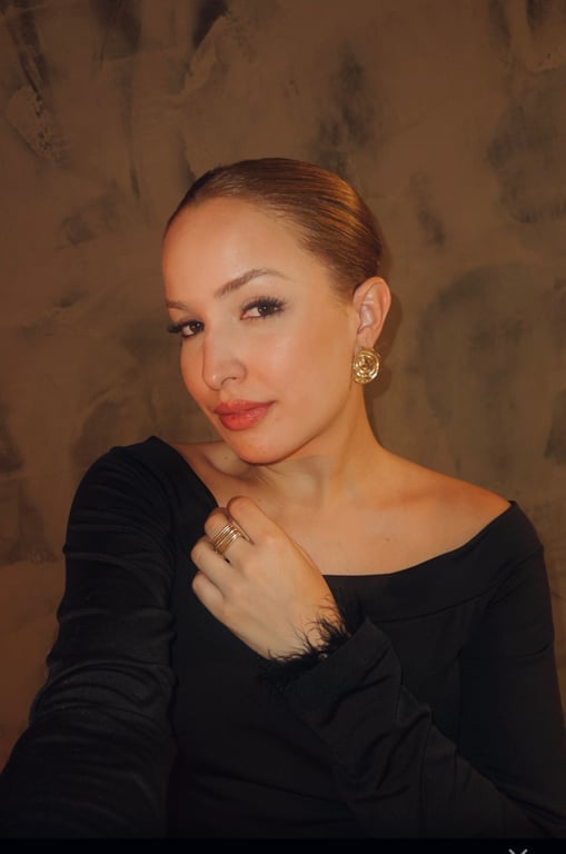 Elara - novidade em Sp com mix de massagens sensuais Massagista