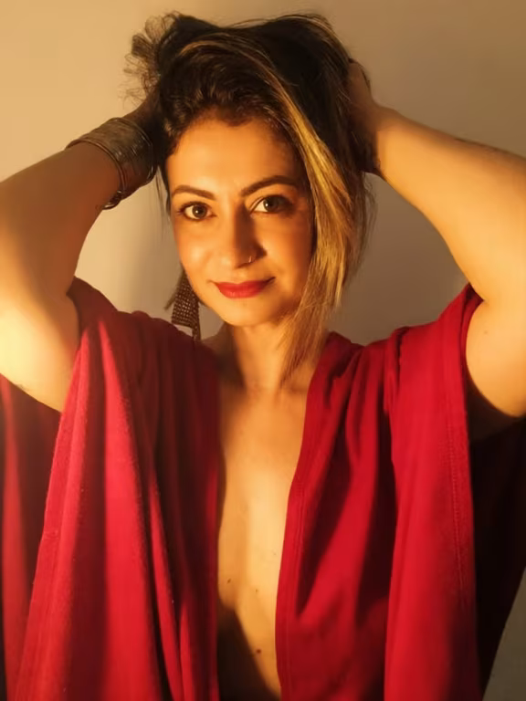 Kelly Cardenas | Massagens e Terapias Corporais Massagem