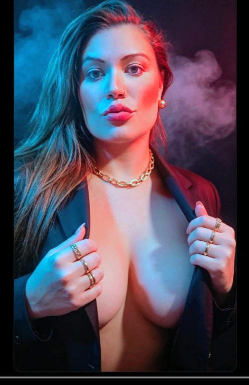 THAYLA - Massagem Clássica - Equilíbrio entre corpo e mente.