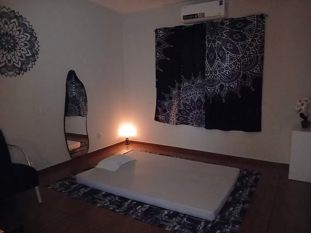 Tahul Spa Massagem | Ambiente discreto, confortável e aconchegante Massagista em