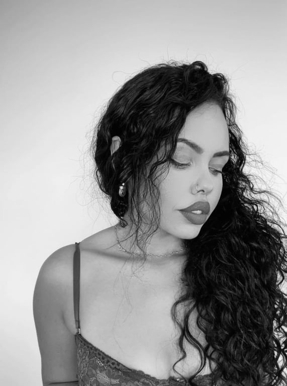 Beatriz Massagem Tântrica e Nuru sensual Massagem tântrica em