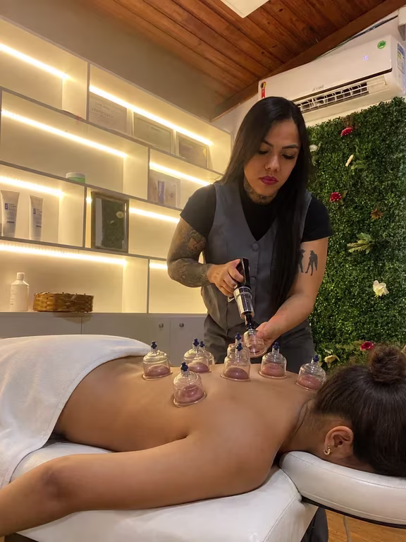 Massagens Exclusivas para o Seu Bem Estar Massagem Tântrica Massagista em