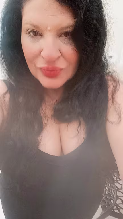 Rebeka broquim Charme, sensualidade e uma experiência inesquecível! Massagem nuru