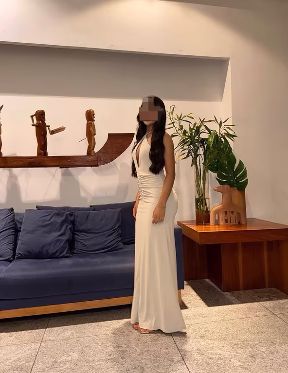 Lara silva * diferentes técnicas de massagens Massagem nuru